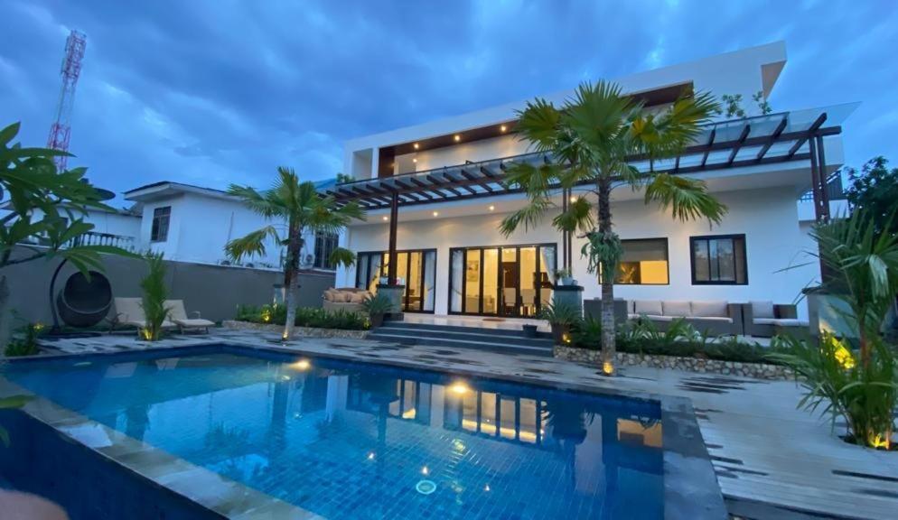 Villa Niang Ando Лабуан Баджо Екстериор снимка