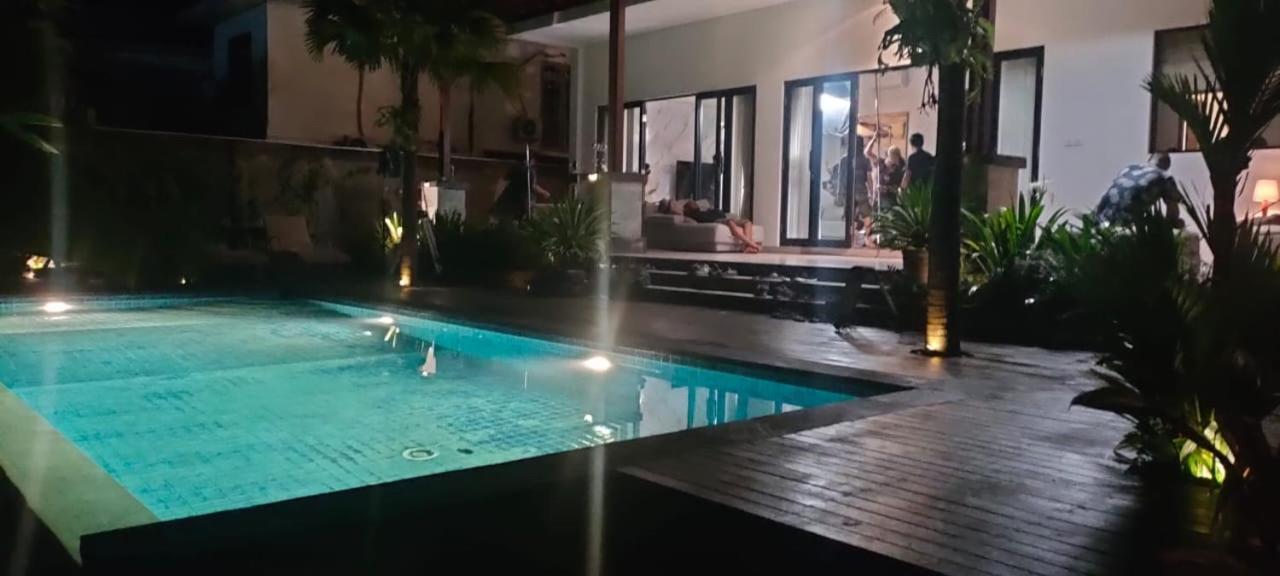 Villa Niang Ando Лабуан Баджо Екстериор снимка